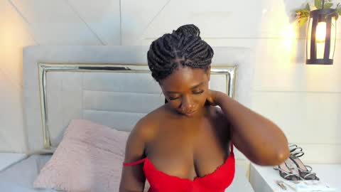 Snapshot of huddah_cam chatting on 01.20.25 huddah online show from 01.20.25