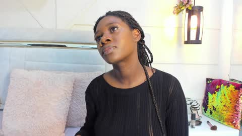 Snapshot of huddah_cam chatting on 02.06.25 huddah online show from 02.06.25