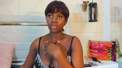 Snapshot of huddah_cam chatting on 02.26.25 huddah online show from 02.26.25