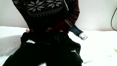 Snapshot of hug_me chatting on 01.27.25 Keanu online show from 01.27.25