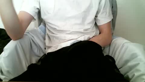 Snapshot of hug_me chatting on 10.06.25 Keanu online show from 10.06.25