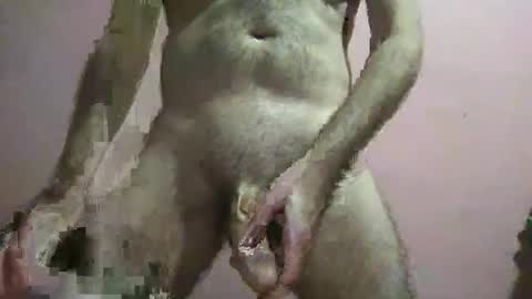 Snapshot of hugexxxcummer chatting on 01.15.25 hugexxxcummer online show from 01.15.25