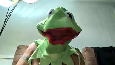 Snapshot of hungitalian40 chatting on 11.01.25 hungitalian40 online show from 11.01.25