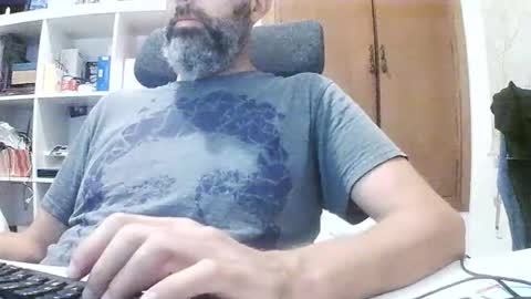 Snapshot of hyperpau chatting on 09.21.25 Hyperpau online show from 09.21.25