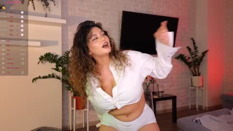 Snapshot of i_n_d_i_c_a chatting on 01.11.25 just Ayla online show from 01.11.25