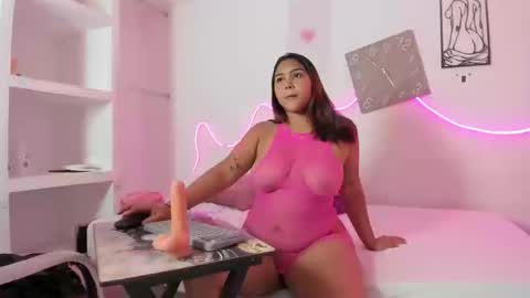 iam_cattaleya online show from 10.16.25