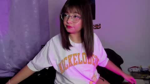 Snapshot of iam_zoechan chatting on 01.11.25 Zoe 3 online show from 01.11.25