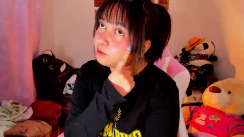 Snapshot of iam_zoechan chatting on 11.04.25 Zoe 3 online show from 11.04.25