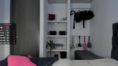 Snapshot of iamjulietaa chatting on 02.17.25    online show from 02.17.25