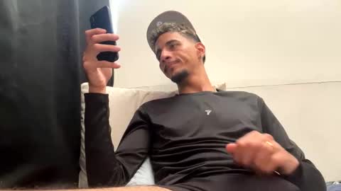 Snapshot of iamsazon chatting on 11.04.25 IAmSazon online show from 11.04.25