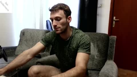 Snapshot of ianandersson27 chatting on 01.11.25 Ian Andersson online show from 01.11.25