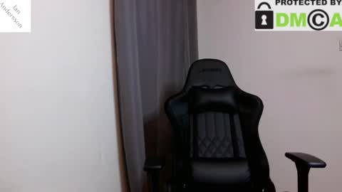 Snapshot of ianandersson27 chatting on 03.11.25 Ian Andersson online show from 03.11.25