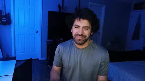 Snapshot of icy_ivy chatting on 10.29.25 Ivan online show from 10.29.25