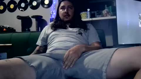 Snapshot of iggy_iggy_iggy chatting on 10.28.25 iggy_iggy_iggy online show from 10.28.25