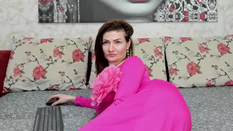 Snapshot of illegalbeauty87 chatting on 12.03.24 Ingrid or more easier...Miss GoDDess Mistress online show from 12.03.24