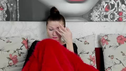 Snapshot of illegalbeauty87 chatting on 01.27.25 Ingrid or more easier...Miss GoDDess Mistress online show from 01.27.25