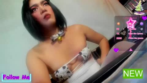 Snapshot of im_ur_hot_ella chatting on 12.31.24 ella may online show from 12.31.24