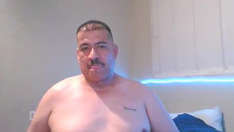 Snapshot of imbackmandosuknw chatting on 11.10.25 imbackmandosuknw online show from 11.10.25