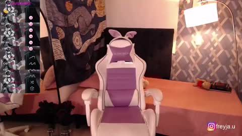 Snapshot of imfreyjau chatting on 02.09.25 Freyja online show from 02.09.25