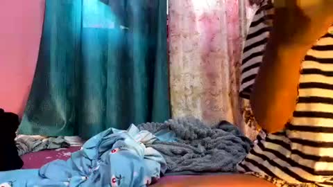 Snapshot of indian_couple247 chatting on 10.14.25 new indian couple online show from 10.14.25