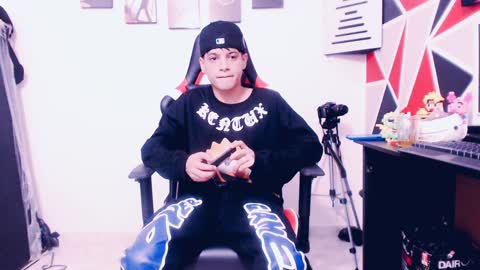 Snapshot of indomitablebeast chatting on 02.07.25 matias online show from 02.07.25