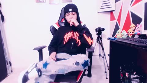 Snapshot of indomitablebeast chatting on 02.14.25 matias online show from 02.14.25