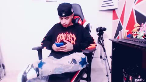 Snapshot of indomitablebeast chatting on 02.14.25 matias online show from 02.14.25