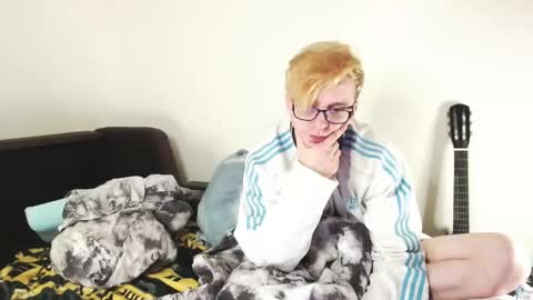 Snapshot of infinity_of_love chatting on 11.12.25 Jeremy online show from 11.12.25