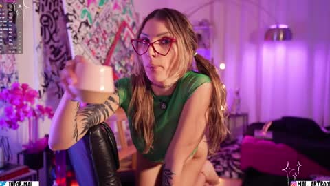 Snapshot of informal_ chatting on 01.17.25 MAL ---  online show from 01.17.25