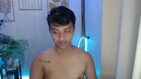Snapshot of innocent_neil143 chatting on 01.19.25 Neil online show from 01.19.25