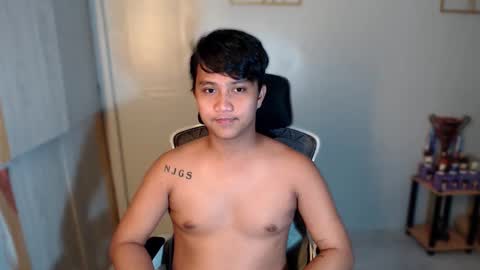 Snapshot of innocent_neil143 chatting on 10.12.25 Neil online show from 10.12.25