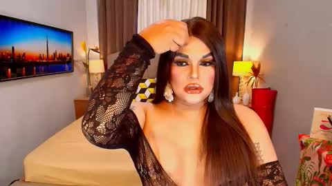 Snapshot of insatiablesexqueen chatting on 10.01.25 tasha online show from 10.01.25