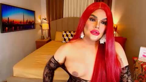 Snapshot of insatiablesexqueen chatting on 10.08.25 tasha online show from 10.08.25