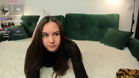 Snapshot of intrigueeme chatting on 09.25.25 Yuli online show from 09.25.25