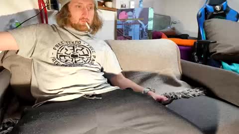 Snapshot of ipipo42o chatting on 03.11.25 DrownMentally online show from 03.11.25