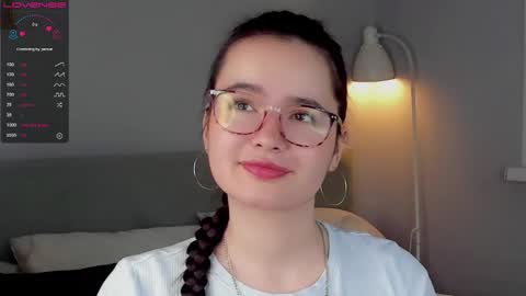 Snapshot of iralascola chatting on 10.18.25 Mia online show from 10.18.25