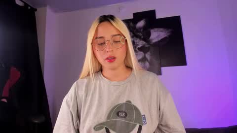 Snapshot of iris3019 chatting on 09.27.25 iris online show from 09.27.25