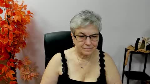 I R I S online show from 10.15.25