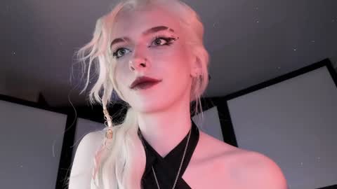 Snapshot of irisice chatting on 01.26.25 Miss Iris Fansly Miss Iris new inst.  online show from 01.26.25