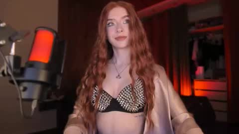 Snapshot of irisice chatting on 10.14.25 Miss Iris Fansly Miss Iris new inst.  online show from 10.14.25