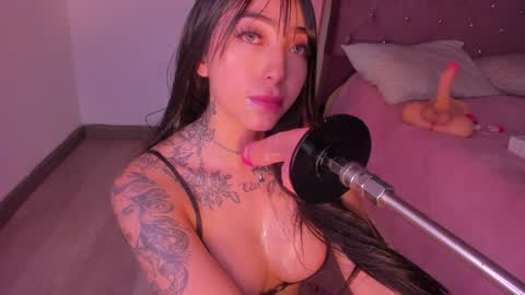 Snapshot of isa_redhair_ chatting on 02.08.25 .... Connection time 900 pm to 500 amRest days Wednesday and Saturday online show from 02.08.25