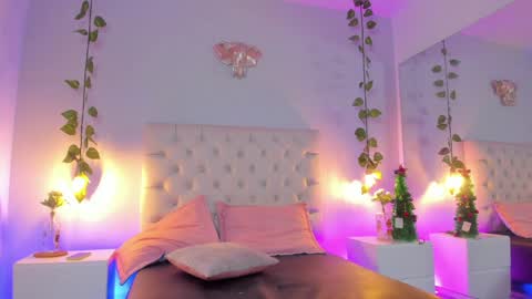 Snapshot of isabella_flowerss chatting on 01.12.25 online show from 01.12.25