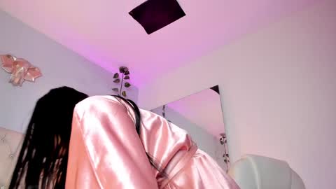 Snapshot of isabella_flowerss chatting on 01.30.25 online show from 01.30.25