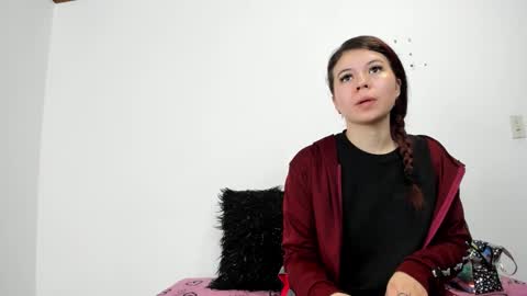 isabella_jaramillo online show from 10.14.25