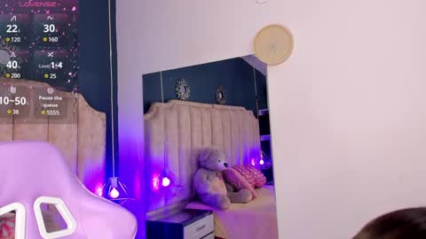 Snapshot of isabellabroms21 chatting on 01.15.25 v online show from 01.15.25