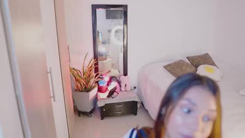 Snapshot of isabellamontier1 chatting on 10.01.25 isabella online show from 10.01.25