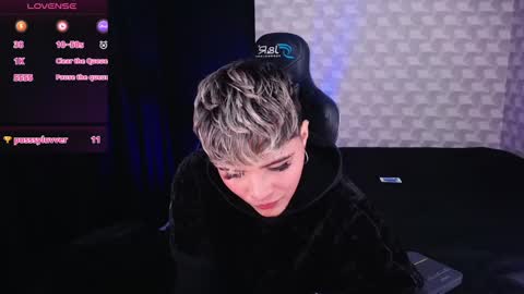 Snapshot of isabellamoutt chatting on 02.14.25 Isabella Mout online show from 02.14.25