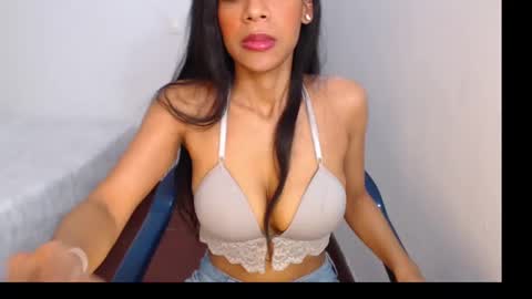 Snapshot of isabellla_grenz chatting on 12.11.24 Isabella online show from 12.11.24