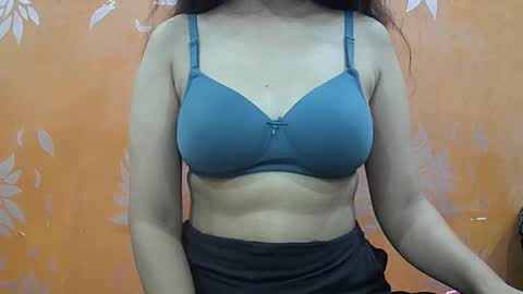 ishika_singh_ online show from 10.13.25