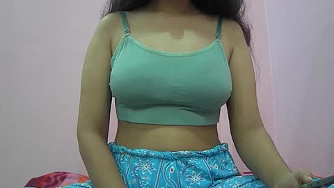 ishika_singh_ online show from 10.16.25